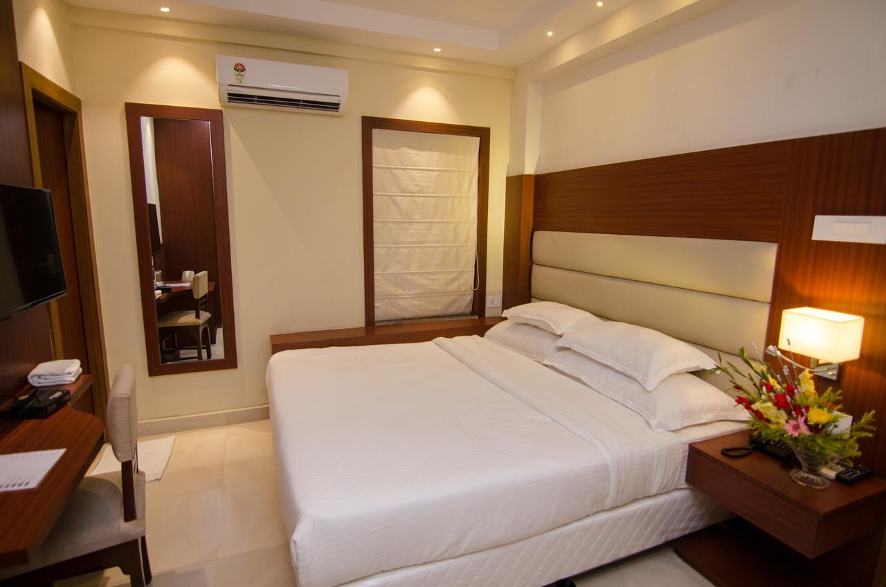 Aura Hotel Kolkata