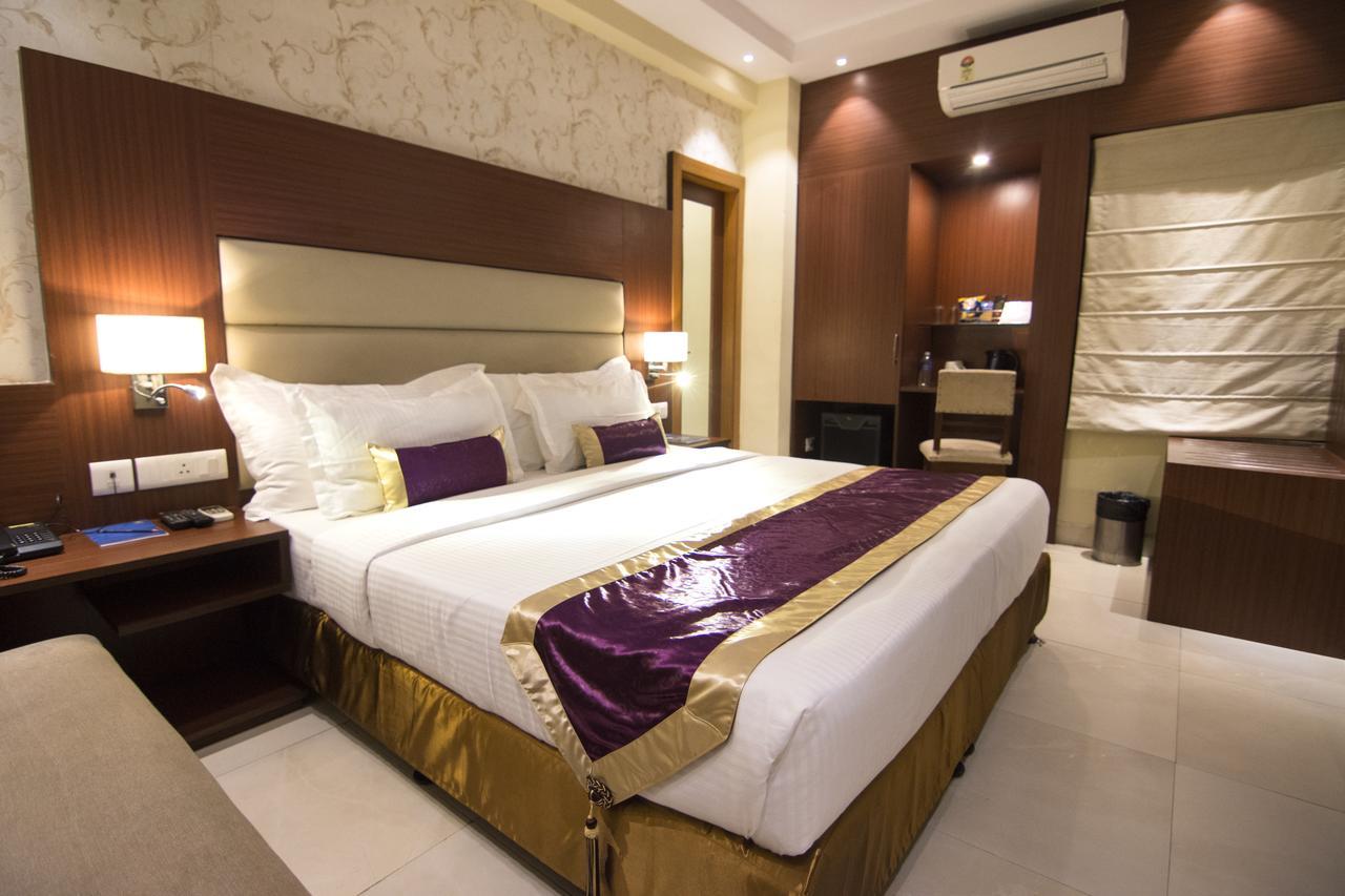 Aura Hotel Kolkata